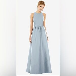 Alfred Sung Sleeveless Keyhole Back Dress in Satin